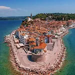 Апартаменты Lux Sea Appt